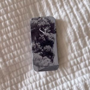 Seint “Ash” Contour